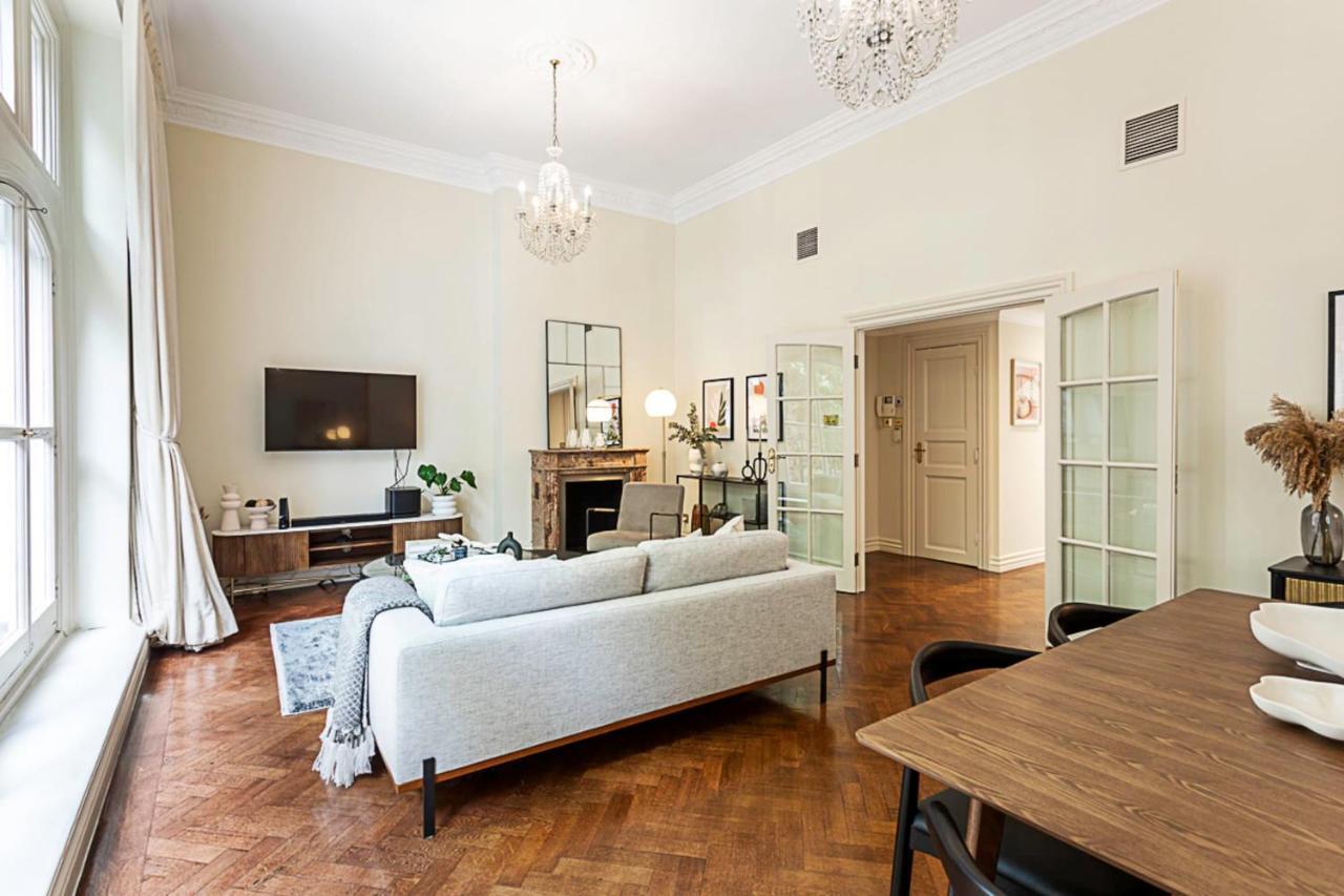 Lovely Stylish Two-bedroom Kensington Apartamento *