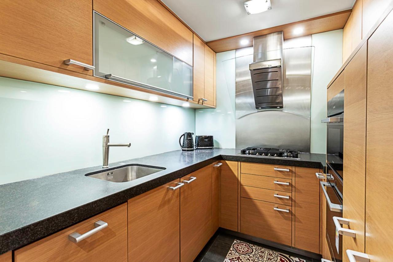 Lovely Stylish Two-bedroom Kensington Apartamento *