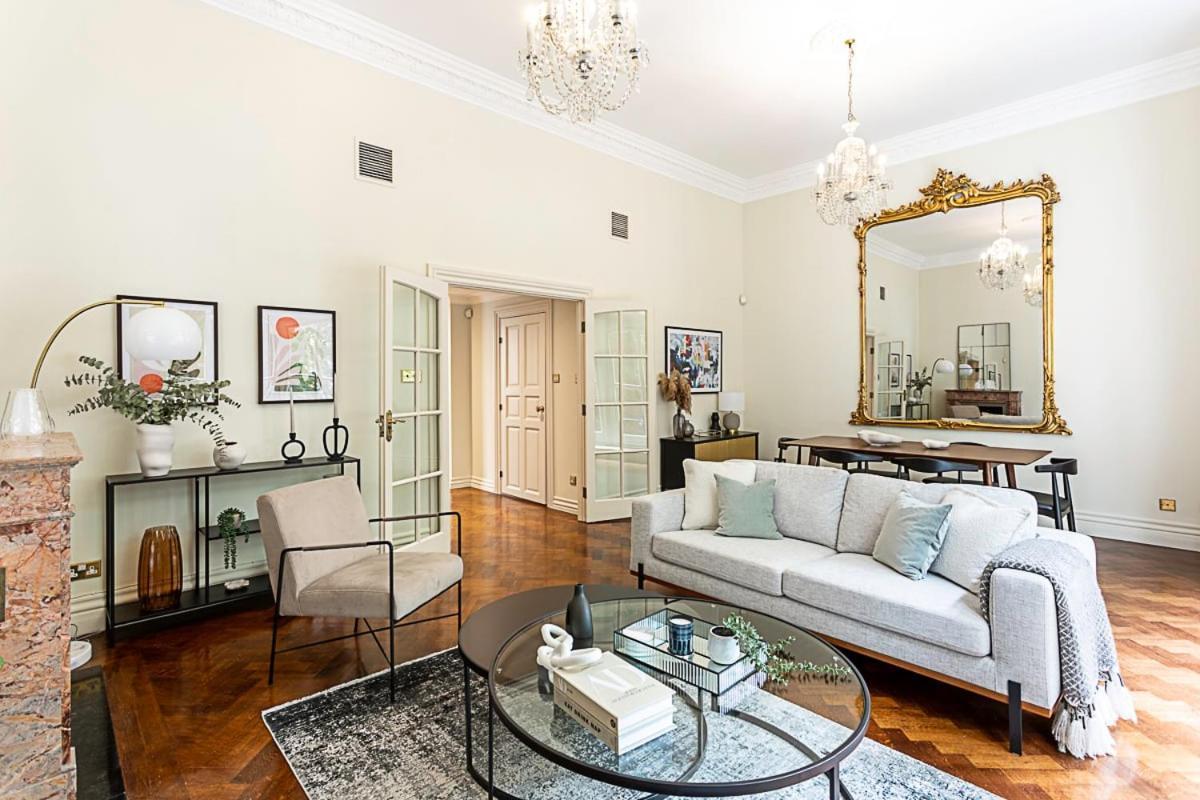 Lovely Stylish Two-bedroom Kensington Apartamento *